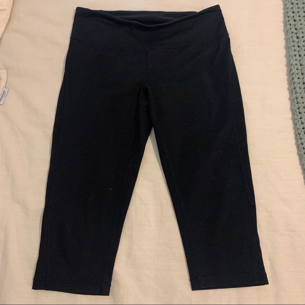 Cropped yoga pants